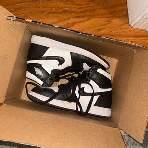 Nike Women's Black and White High-Top Sneakers